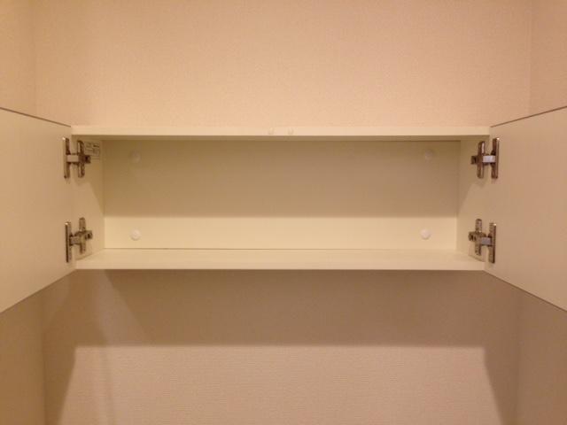 エムネージュ薬円台102号室 収納