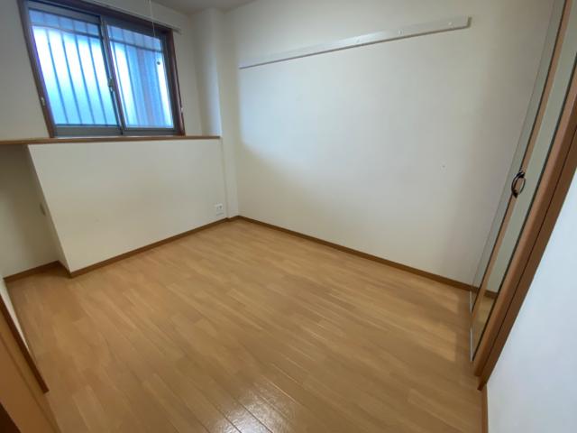 パイン・フィールド　 室内