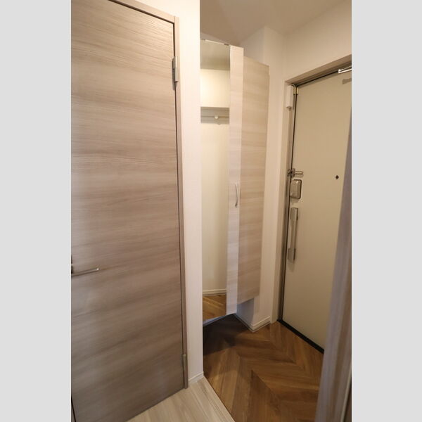 レーヴェ前原町 玄関