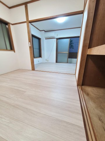 パークデュオ亀有103号室 角部屋なので窓が多く開放感あります