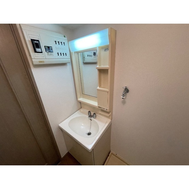 シャトー白鳳302号室 同建物別部屋の参考画像