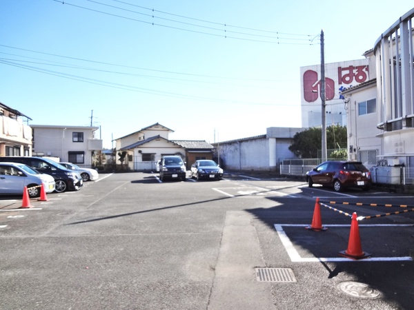 ライトヒルズ桜木 駐車場