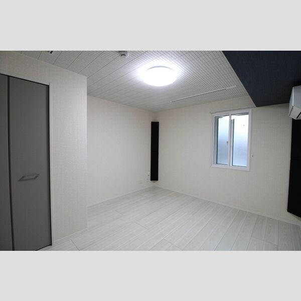 Maestro (マエストロ)201号室 洋室8.4帖