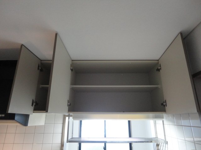 ロマニスタ東松戸 吊戸棚