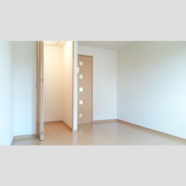 ヴェルデ都町106号室 居室