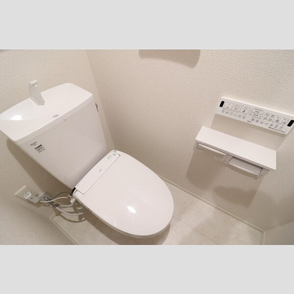 Noble Palais 針ヶ谷203号室 トイレ