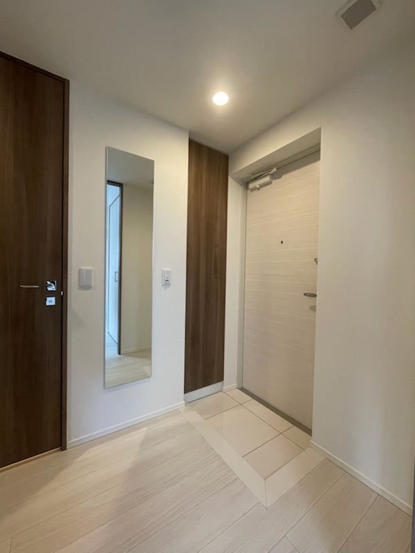 ガーラ・グランディ川口並木3階 玄関