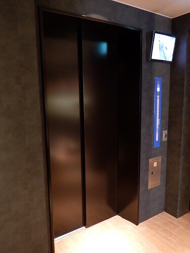 ＲＥＦＲＡＭＥ ５ Ｉｒｉｙａ4階 エレベーター　※竣工時2022.10撮影