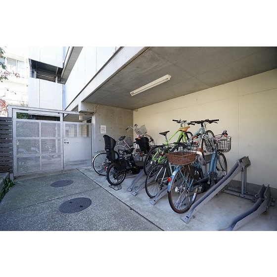 保萬齢03E3号室 自転車置き場