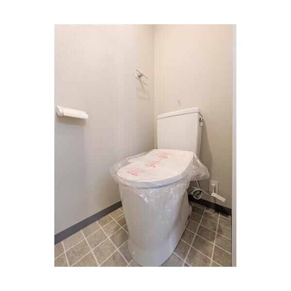 エステートピアラフォーレA101号室 トイレ