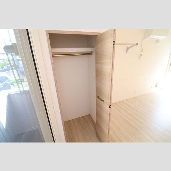 クレールIDAⅢ102号室 収納