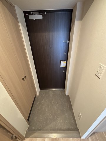 グランディアラフィーネ0205号室 玄関