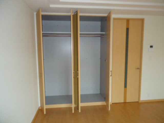 ヴァンヴェール 洋室収納