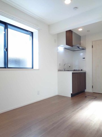 アパートメントＴＳ０２101号室 リビング