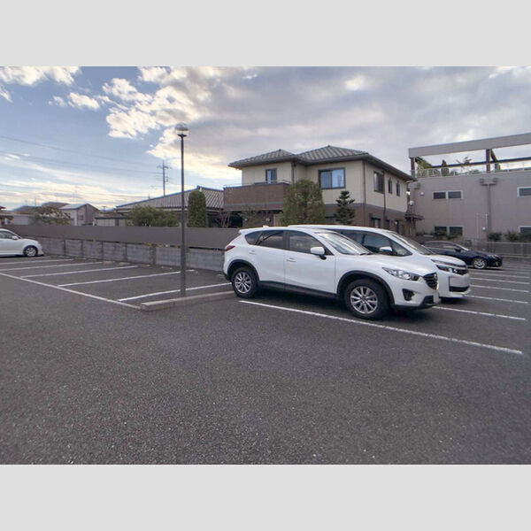 エトワール 駐車場