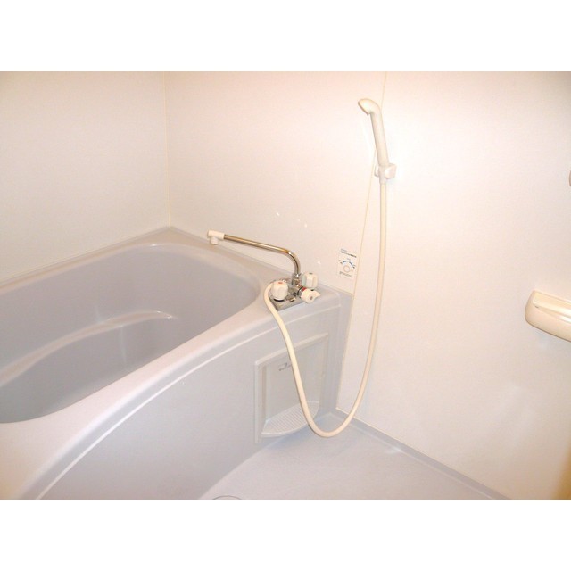 ヴェルデ205号室 ゆったりバスルーム♪