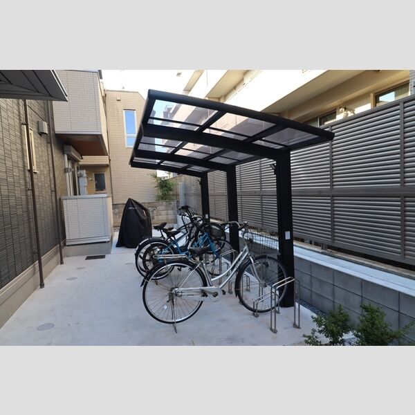 TORISIA YH 駐輪場