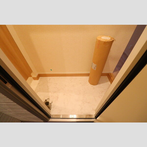 ゼフィール102号室 玄関