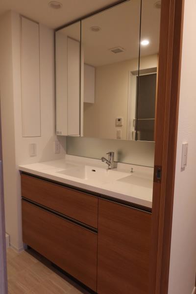 Ｂｒｉｌｌｉａ　聖蹟桜ヶ丘　ＢＬＯＯＭＩＮＧ　ＴＥＲＲＡＣＥ 洗面