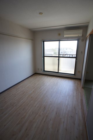 カサグランデ0209号室 使いやすい居間です