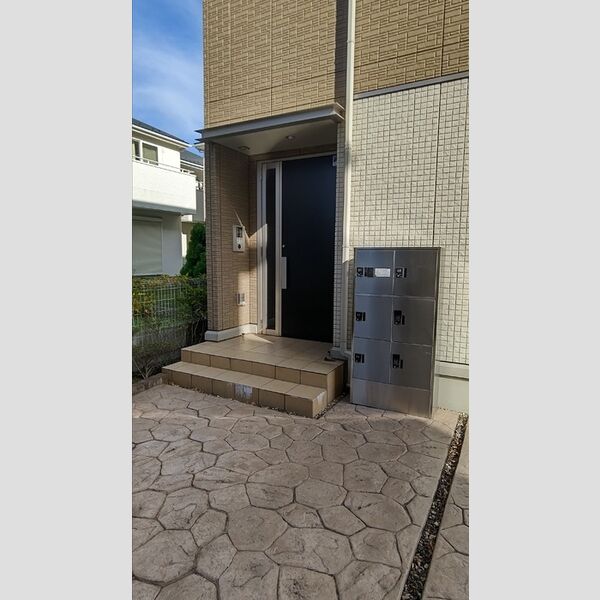 プランドール幸房　参番館 エントランス