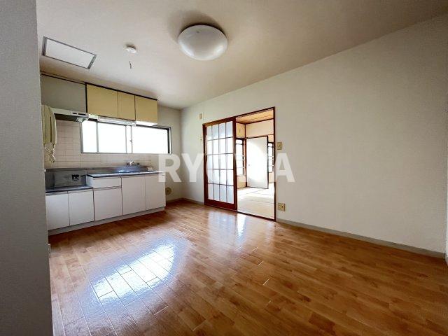 山崎マンション 掲載の写真は退去前の写真となります。