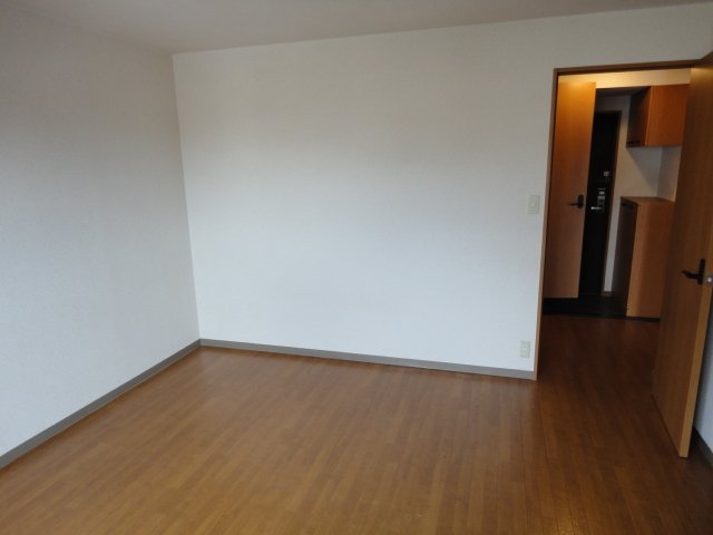 サンヒルズ 洋室