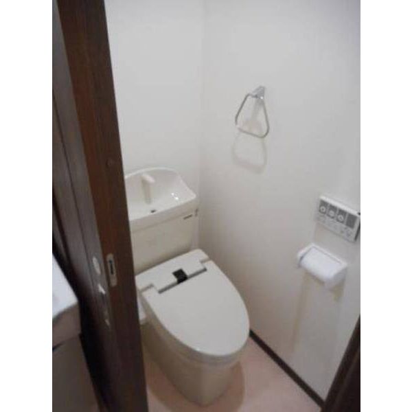 ルミエール　エタンセル　ドゥー0203号室 トイレ