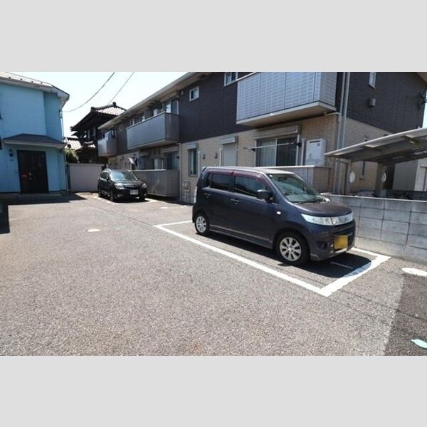 COMFOR105号室 駐車場