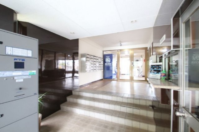 カレッジハイツ玉川 エントランス