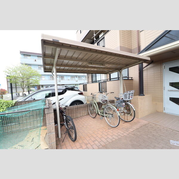 ファーストターフ鎌取　C 駐輪場