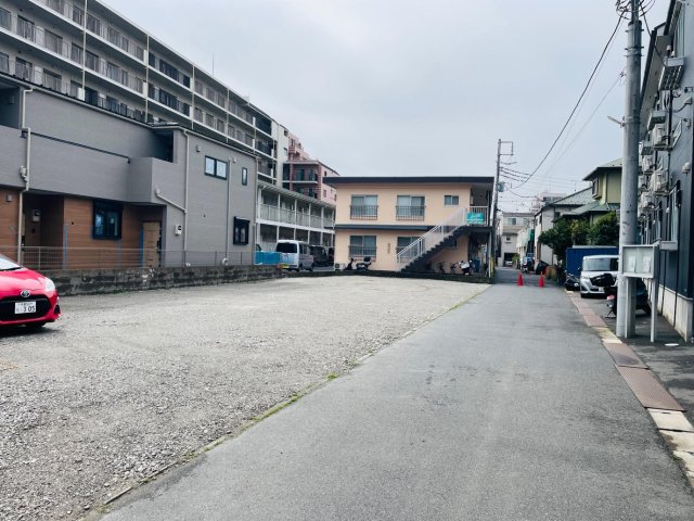 ティアラ浦安 前面駐車場