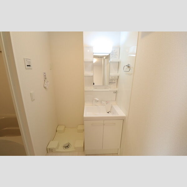 ア　レーズ 室内洗濯機置場★洗髪洗面化粧台