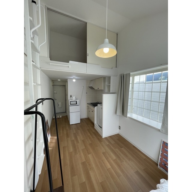 ＳＵＲＦ　ＨＯＵＳＥ214号室 内観