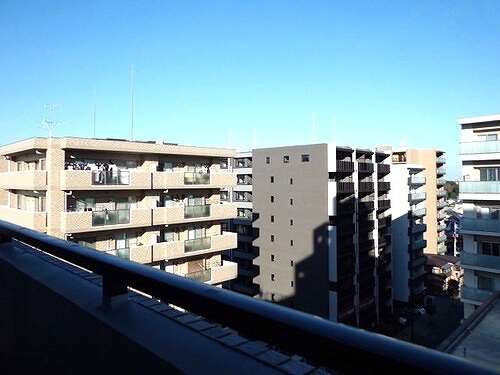 ライオンズマンション本川越駅前9階 バルコニーからの眺望　※2025年11月撮影