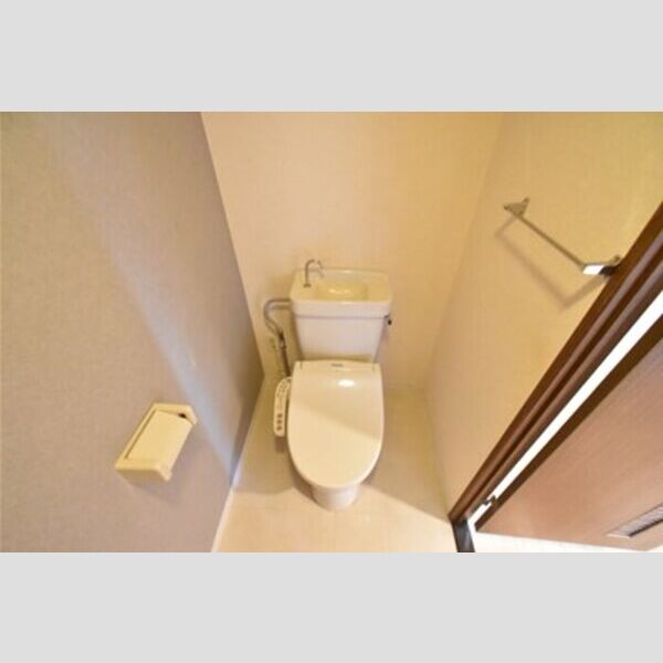 マンションビスタリカ305号室 トイレ