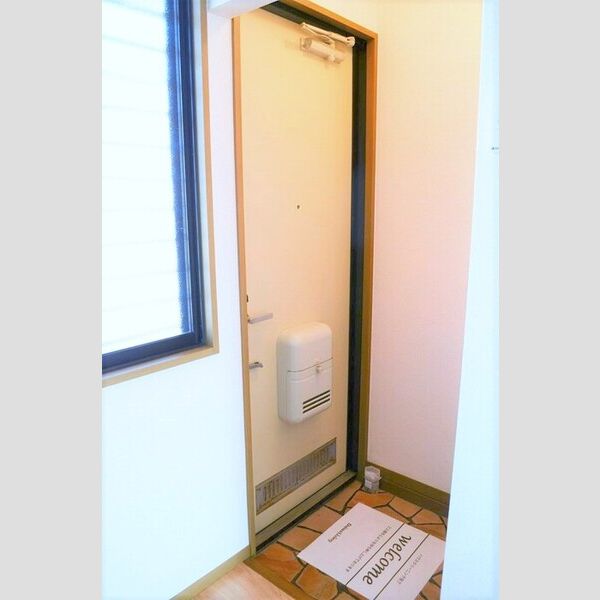 サンフォーラム101号室 玄関