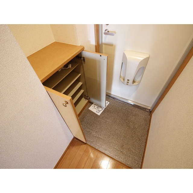 アンプルール 彩華 玄関