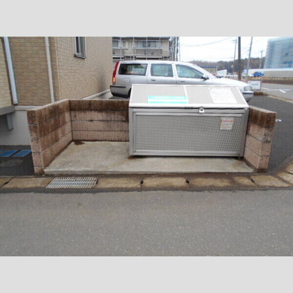 吉野ハイツ　Ⅲ棟 ゴミ箱