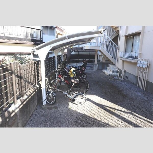 チャーリーズマンションⅡ 駐輪場