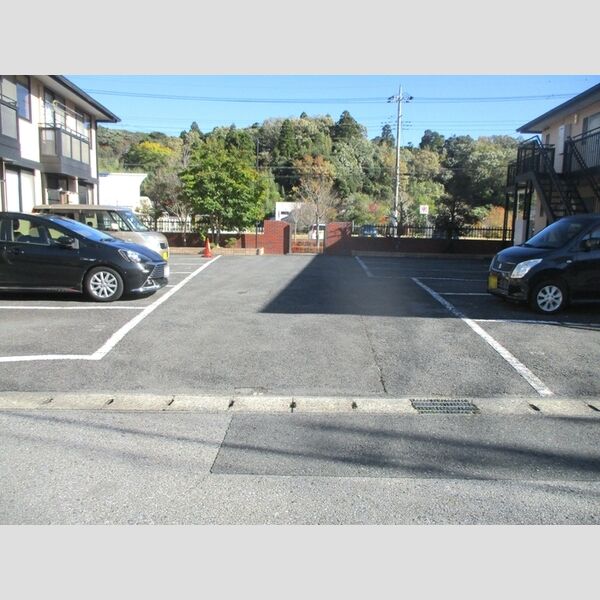 グリーンヒルズ　B棟 駐車場