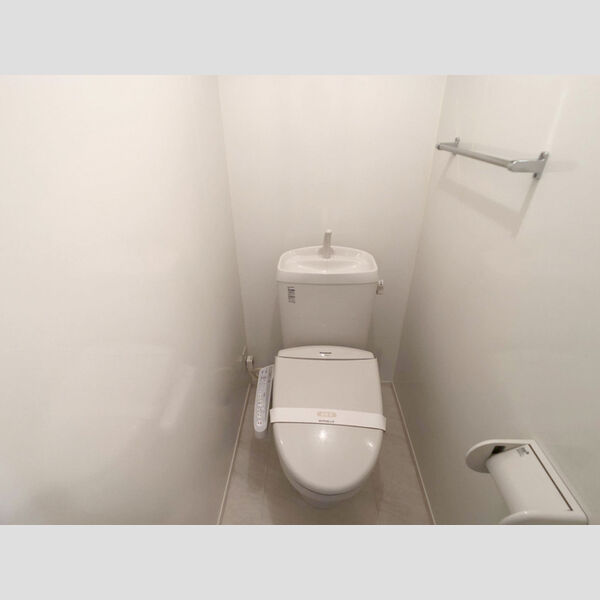 リビングタウン北越谷　B 温水洗浄暖房便座トイレ