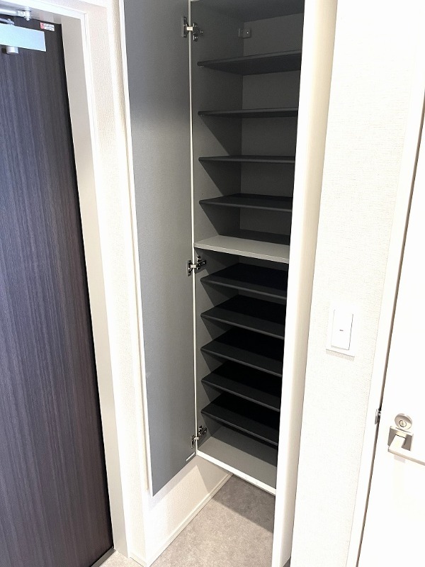 ルフォンリヴェント板橋西台2階 設備写真（写真は別部屋）【カーテンボックス】