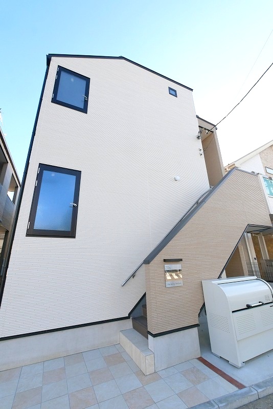 シャンペル三園の外観画像