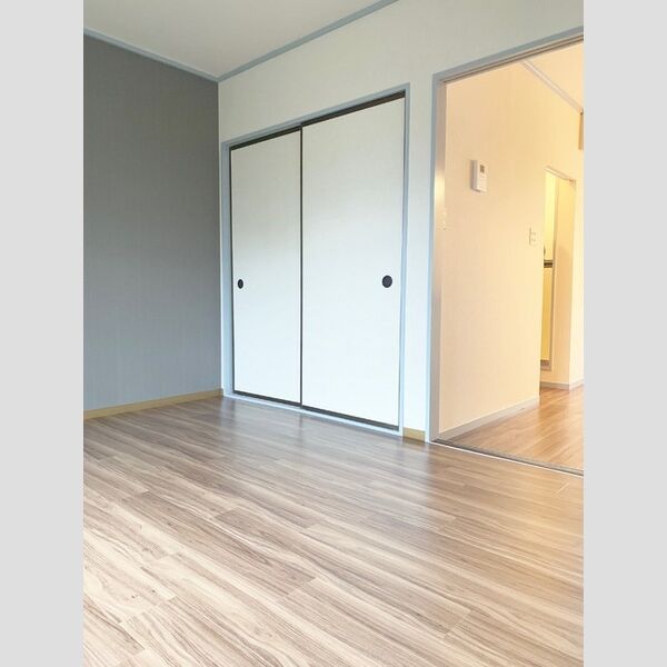 MKエクセル102号室 リビング