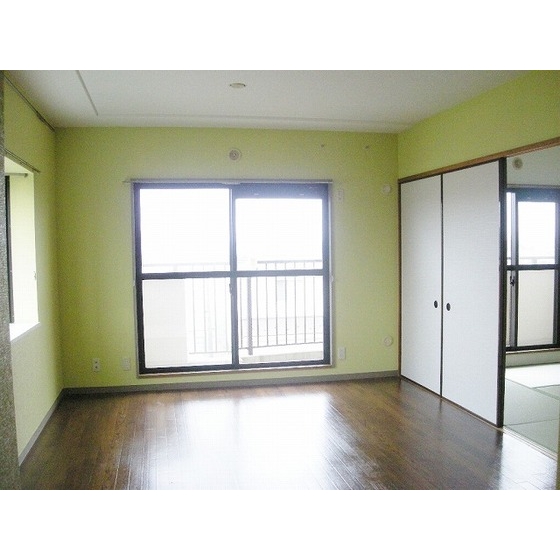 モンティクロ弐番館401号室 内観