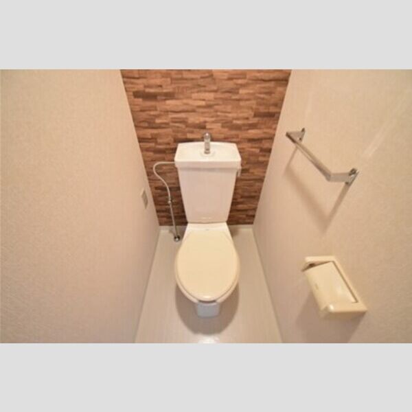 Bellevue参番館306号室 トイレ