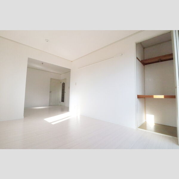 クレセントハイム105号室 洋6帖