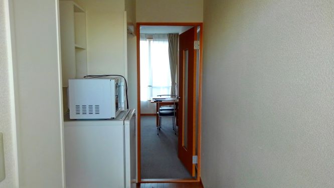 レオパレスアクシス 玄関