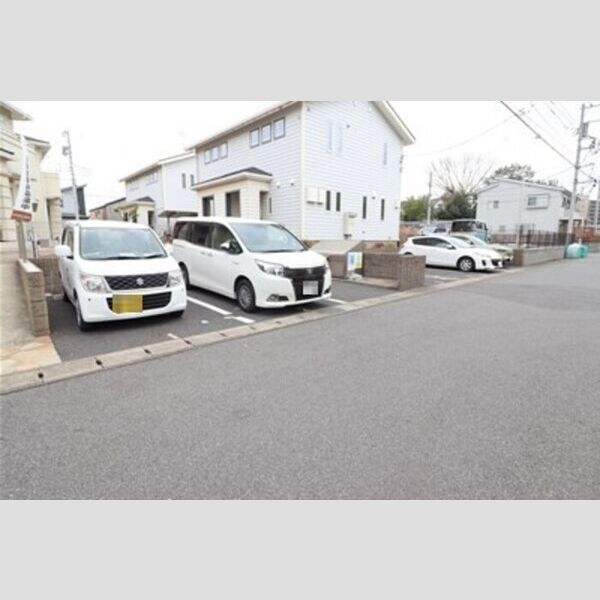 デザインメゾンおおたかの森　B 駐車場